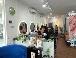 Daisy Beauty Salon By Debby