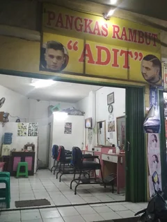 Photo Pangkas Rambut Adit